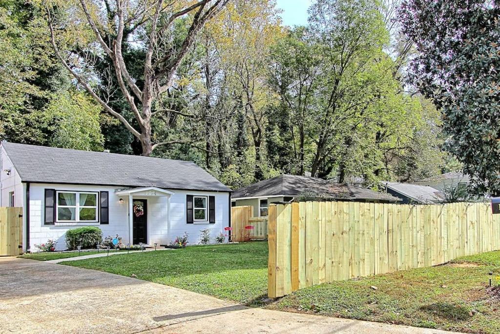 West End Bungalow Perfect To Work, Play, & Escape Atlanta Dış mekan fotoğraf