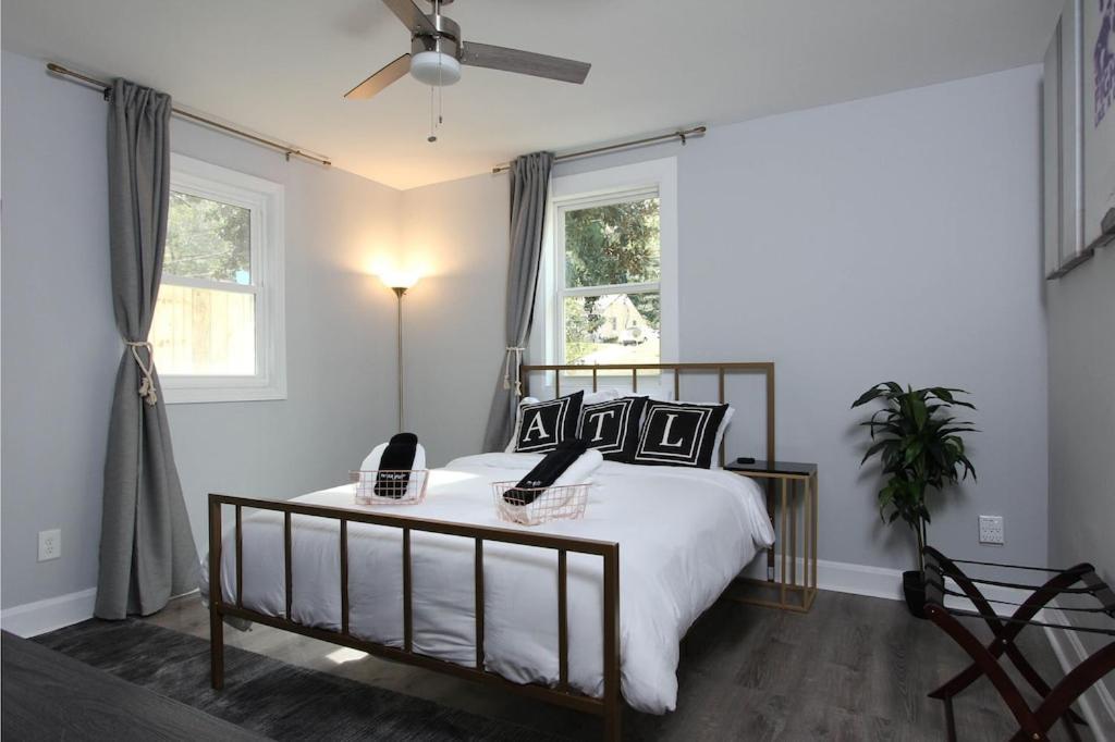 West End Bungalow Perfect To Work, Play, & Escape Atlanta Dış mekan fotoğraf